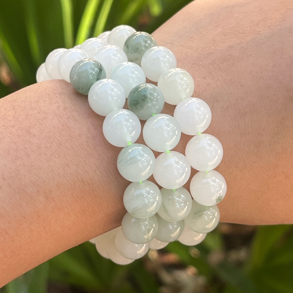 10mm stretchable Tianshan jade bracelet‎ - Picture 8 of 9